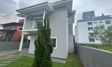 Casa Residencial no Pagani – 165m² Privativos | 5 Quartos com 1 suíte