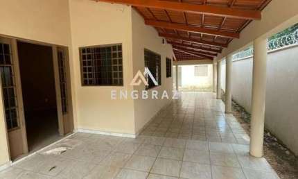 Casa para Venda em Palmas, Plano Diretor Norte, 3 dormitórios, 1 suíte, 2 banheiros, 4 vagas