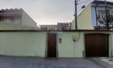 CASA Á VENDA  COM 4 QUARTOS  COM 250 METROS - REALENGO  -RIO DE JANEIRO