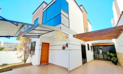 Casa na região oeste de Poços de Caldas, com 3 quartos sendo um suíte e 3 vagas de garagem