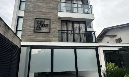 APARTAMENTO SEMI MOBILIADO COM 2 SUITES NO BAIRRO GLORIA