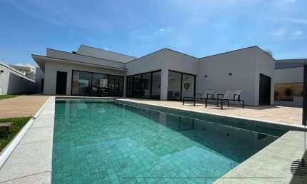 Linda casa com 4 Suítes em Itu no condomínio Parque  Xapada/Itu-SP