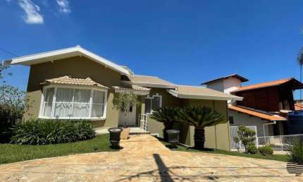 linda casa para locação no Condomínio Campos de Santo Antônio I em Itu.