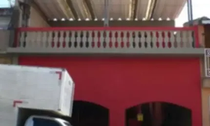 SOBRADO COM 2 MORADIAS 303  M2 COM 5 GARAGENS DIADEMA SP