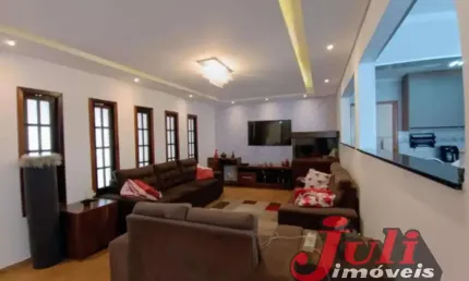 Linda casa térrea ampla 3 dormitórios sendo 1 suíte 5 vagas bairro mauá scs