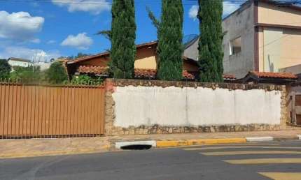 Casa para Venda em Serra Negra, Jardim Gustavo, 3 dormitórios, 2 banheiros
