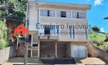 Casa para Venda em Serra Negra, Próximo ao centro, 3 dormitórios, 1 suíte, 2 banheiros, 2 vagas