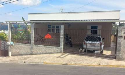 Casa para Venda em Serra Negra, Bairro das Palmeiras, 4 dormitórios, 1 suíte, 1 banheiro, 1 vaga