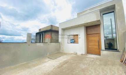 Casa para Venda em Serra Negra, Bairro Colinas, 2 dormitórios, 1 suíte, 2 banheiros, 2 vagas