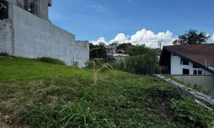 Terreno à venda no Arujázinho IV, Arujá  por R$ 950.000