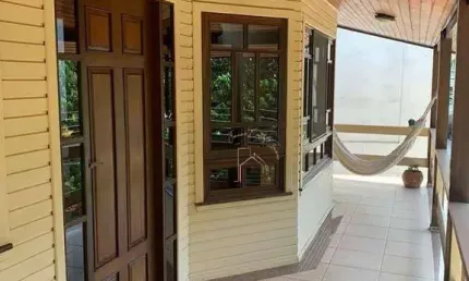Casa com 3 dormitórios à venda, 540 m² por r$ 1.900.000,00 - condomínio v - arujá/sp