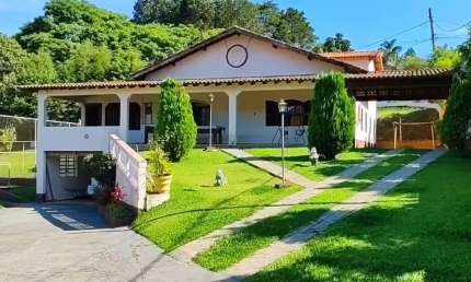 ((ESCRITURADA, C/ LAGO, SUÍTES MASTERS E MUITO MAIS)) Linda Chácara De 7.275 m² Em Biritiba Mirim SP