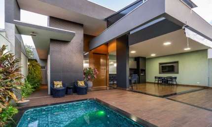Casa Mobiliada à Venda no Condomínio Recanto das Palmeiras – 3 Suítes, Piscina Aquecida e Energia Fotovoltaica