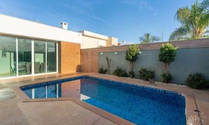 Casa com 3 dormitórios, sendo 1 suíte à venda no Jardim dos Ipês em Três Lagoas - MS
