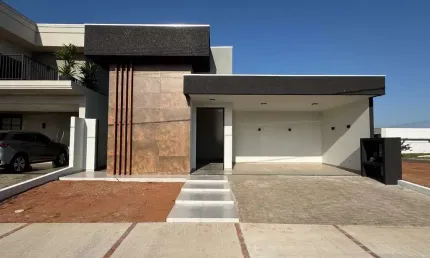 Casa em Condomínio Fechado com 3 suítes Condomínio Villa de Leon 390 m² Três Lagoas / Ms