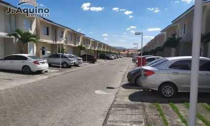 Casa em condomínio fechado com 2 quartos à venda na Rua Maria Quintino, Messejana, Fortaleza