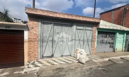 Casa á venda com terreno de 150M2 no Bairro Jardim São Luis