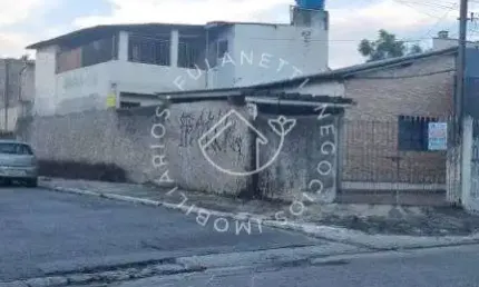 Casa espacosa e bem localizada no jardim popular – 2 dormitorios, 3 vagas!