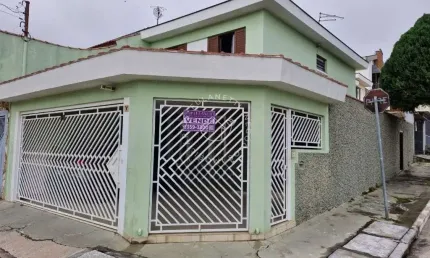 Sobrado Amplo a Venda na Vila Rio Branco – 3 Dorms, Quintal com Churrasqueira e 3 Vagas!