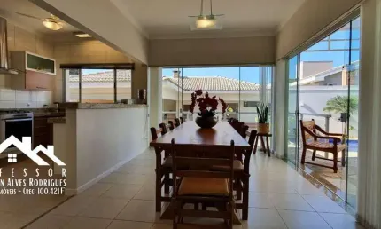 Belíssima Casa Térrea no Condomínio Jardim dos Ipês em Limeira-SP