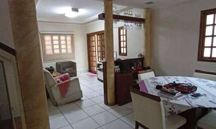 Encantador Sobrado no Jardim Morro Azul em Limeira-SP