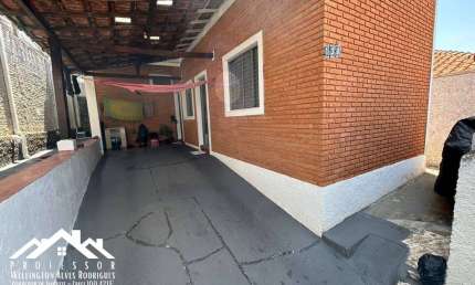 Ótima Casa de Esquina no Bairro Vila Queiroz em Limeira-SP