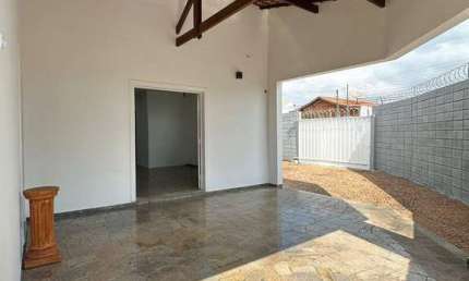 Imóvel de esquina à venda com 02 casas na Vila Piza em Limeira-SP