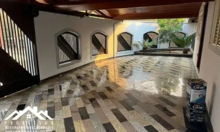 Casa de esquina à venda no Jardim Nova Limeira em Limeira-SP