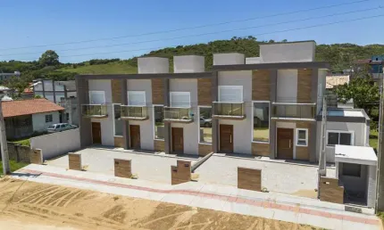 Casa - Sobrado para venda  no Bairro Praia da Ribanceira em Imbituba