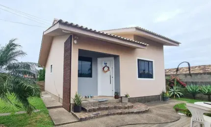Casa apta a financiamento com terreno de 575m2 na sagrada familia, imbituba