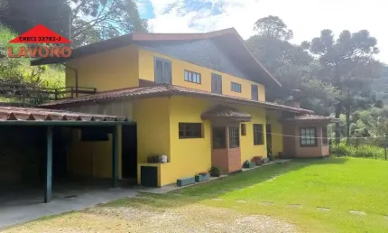 Sobrado 3 dormitórios à venda, 300 m², Barreiro, Santo Antônio do Pinhal/SP,  terreno 2160 m², espaço gourmet c/ churrasqueira, 6 vagas, à 2 km centro