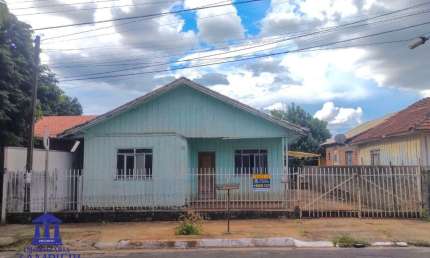 Casa com 140m² em terreno de 437,5m² no centro do município de Iguaraçu-PR