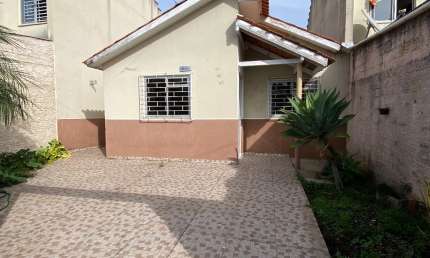 LINDA CASA SEMI MOBILIADA EM CURITIBA! OPORTUNIDADE ÚNICA PARA VOCÊ QUE BUSCA COMODIDADE