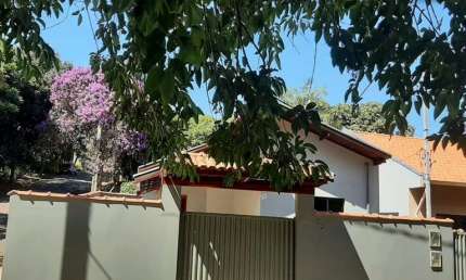 Casa com 3 quartos à venda na Av. Dr. Hélio Andrade Alves, 202, Centro, Botelhos por R$ 360.000