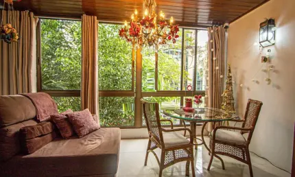 Apartamento mobiliado com 4 quartos, hidromassagem e 2 vagas -254 m²- Petrópolis