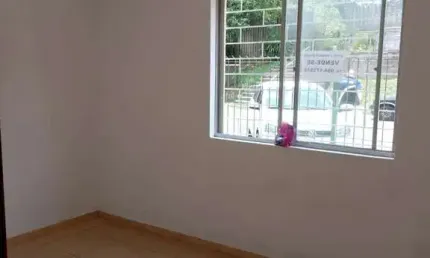 Apartamento térreo com 2 dormitórios no bairro parque dos maias