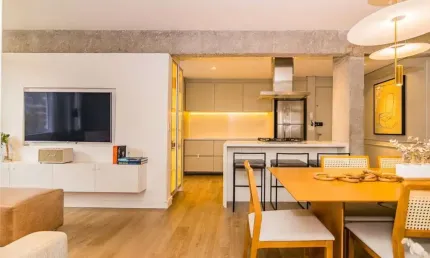 Apartamento com 2 quartos (1 suíte) e 2 vagas de garagem no Bairro Mont Serrat.