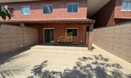Casa Duplex com 03 Quartos de Condomínio em Resende Rj