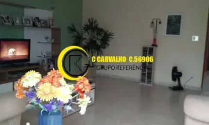 Apartamento casa 3 quartos (2 suítes), quintal e vagas de garagem.
