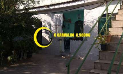 Casa com quintal e terraço e quitinete próx Rua Silva Vale em Cavalcante