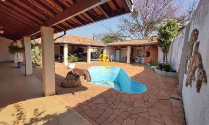 ALUGA ou VENDE - Casa com piscina no Jardim América - Araraquara/SP