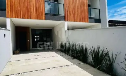 Casa com 3 quartos à venda na Rua Presidente Kennedy, 807, Iririú, Joinville por R$ 584.000