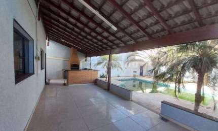 Casa com 3 dormitórios para alugar por R$ 5.000/mês - Jardim Ipiranga - Americana/SP