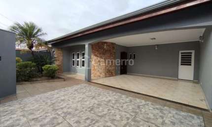 Casa com 3 dormitórios para alugar, 249 m² por R$ 4.400/mês - Vila Amorim - Americana/SP