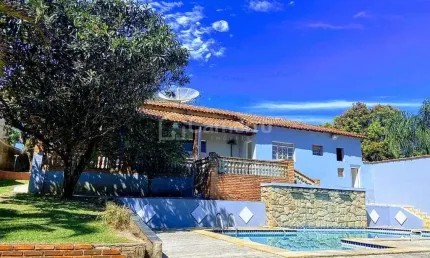 Chácara com 3 dormitórios, sendo 1 suíte,  à venda por R$ 810.000 - Chácara Recreio Cruzeiro do Sul