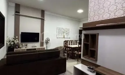 Casa com 3 dormitórios, sendo 1 suíte,  à venda, 127,40 m² por R$ 630.000 - Parque Universitário, A