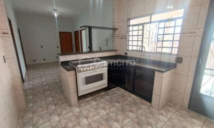 Casa com 3 quartos para alugar no Jardim Brasília, Americana 