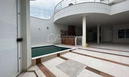Casa assobrada à venda, com 4 dormitórios, sendo 1 suíte, 250m² terreno e 301 m² construção, por R$