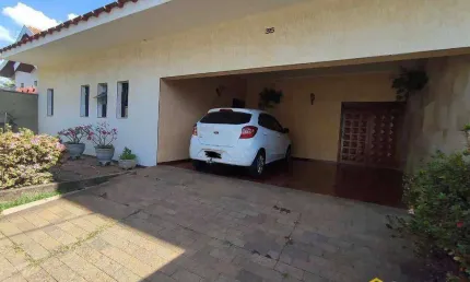 Casa com 3 dormitórios à venda, 192 m² por R$ 900.000,00 - Iate Clube Americana - Americana/SP