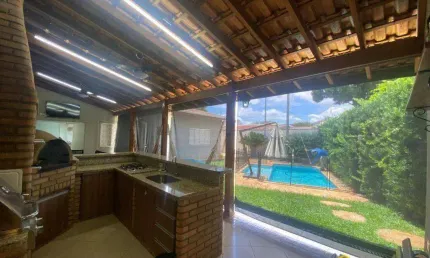 Casa com 3 dormitórios para alugar, 240 m² por R$ 8.000/mês - Vila Santa Catarina - Americana/SP